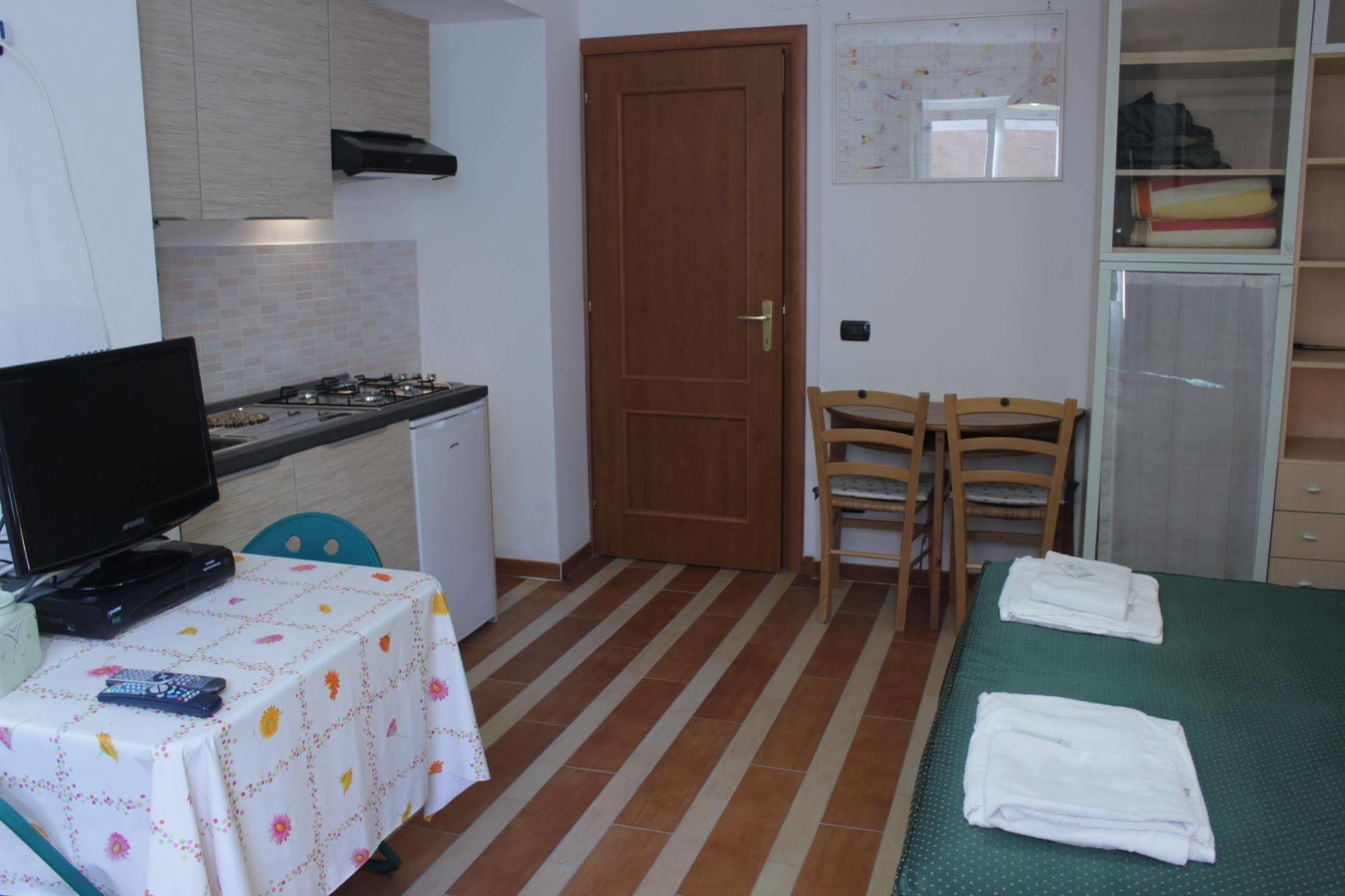 Tourist House Roma Aparthotel Exterior photo