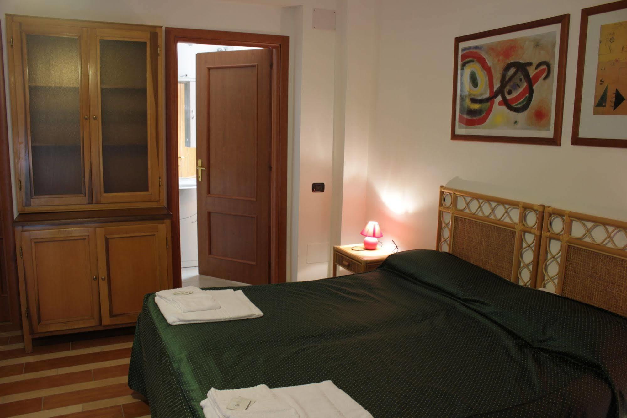 Tourist House Roma Aparthotel Exterior photo
