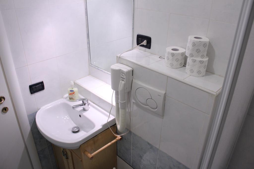 Tourist House Roma Aparthotel Room photo